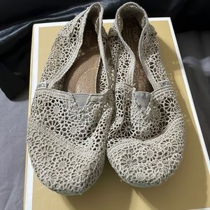 Crochet. Smoke free home. Medium wear.
